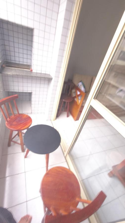 Familiar Com A 150 Metros Do Mar Em Area Nobre Da Grande Em Apartamento