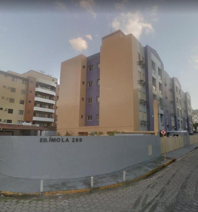 Apartamento Familiar Com A 150 Metros Do Mar Em Area Nobre Da Grande Em Ubatuba